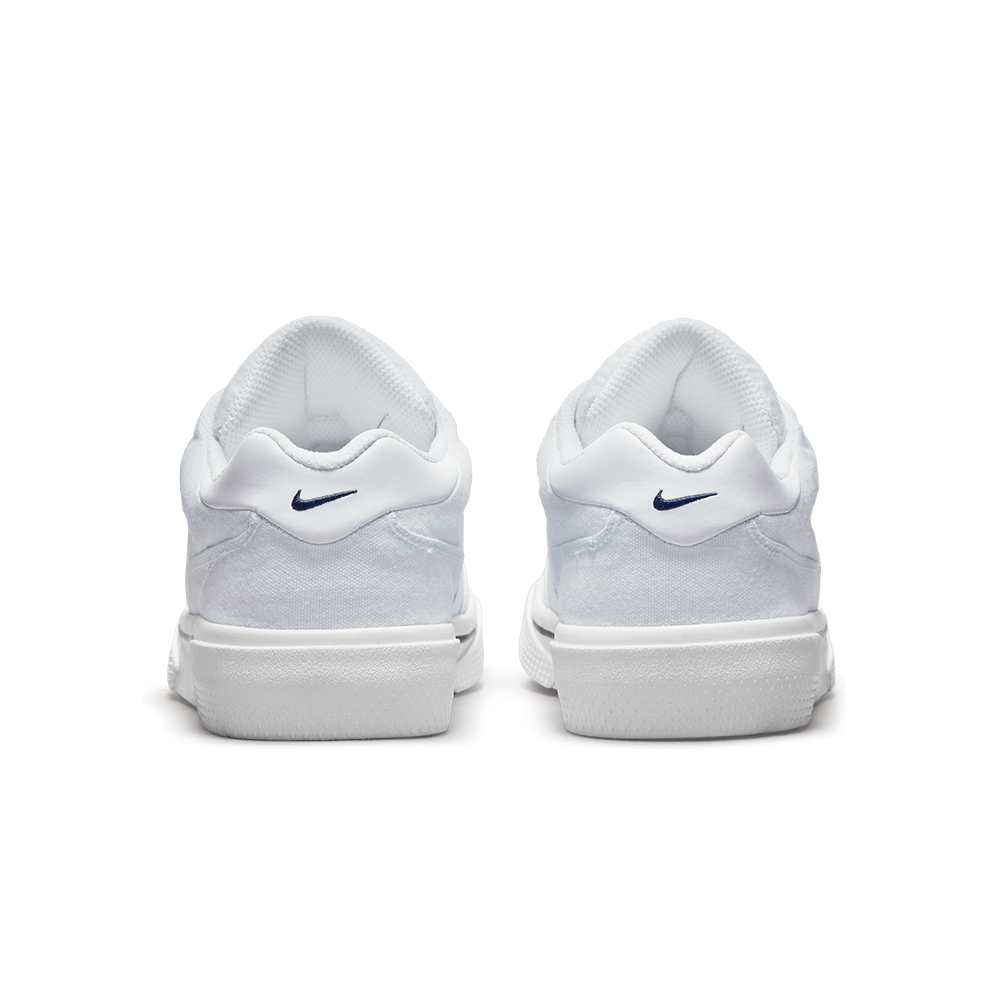 Nike white world on sale cup dia trainers